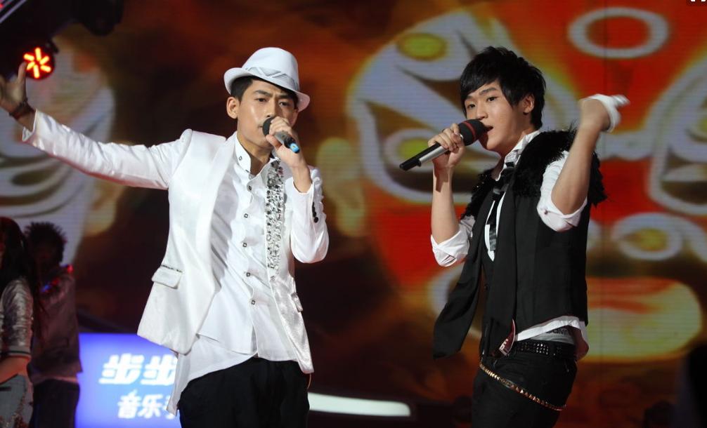 苏醒是摇滚歌手吗,苏醒早期唱歌