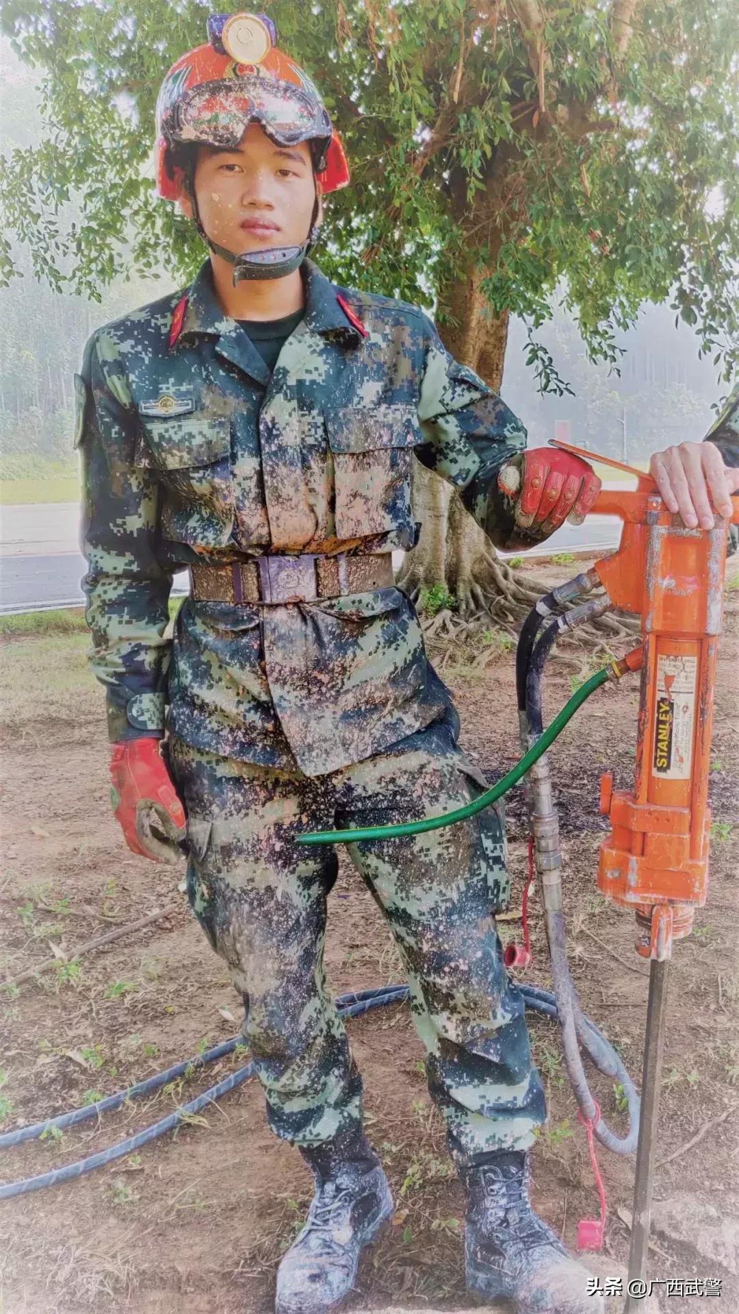 来当*警武**工兵吗?常和死神拼命的那种...