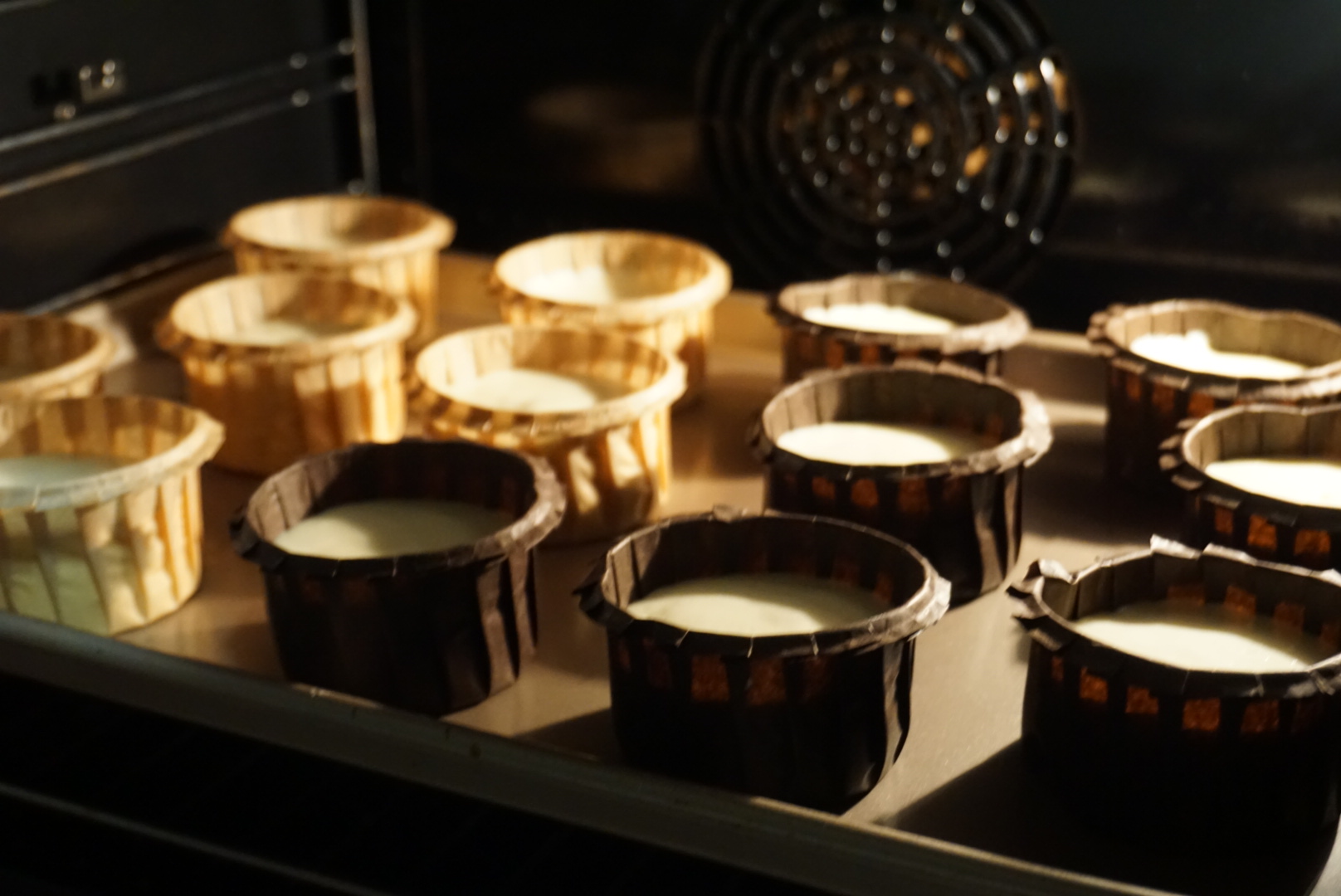 新手简单初级甜品纸杯蛋糕,家用奶油纸杯蛋糕怎么做