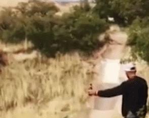 全世界都在挑战瓶盖，但请小心你的韧带