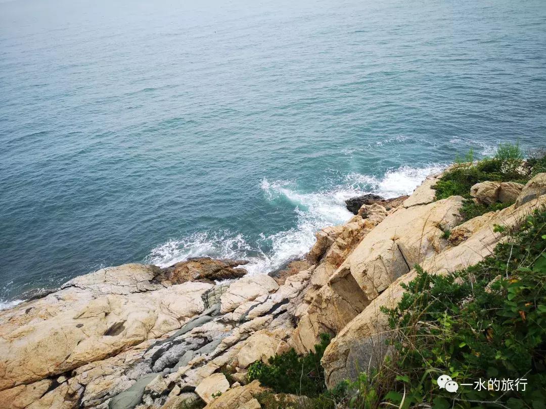 这座海中小岛与秦始皇有关，去的人很少，原生态未开发