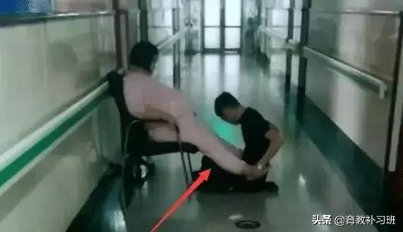 妻子宫口开得慢，这位老公的做法引人称赞，网友大呼“我酸了”！