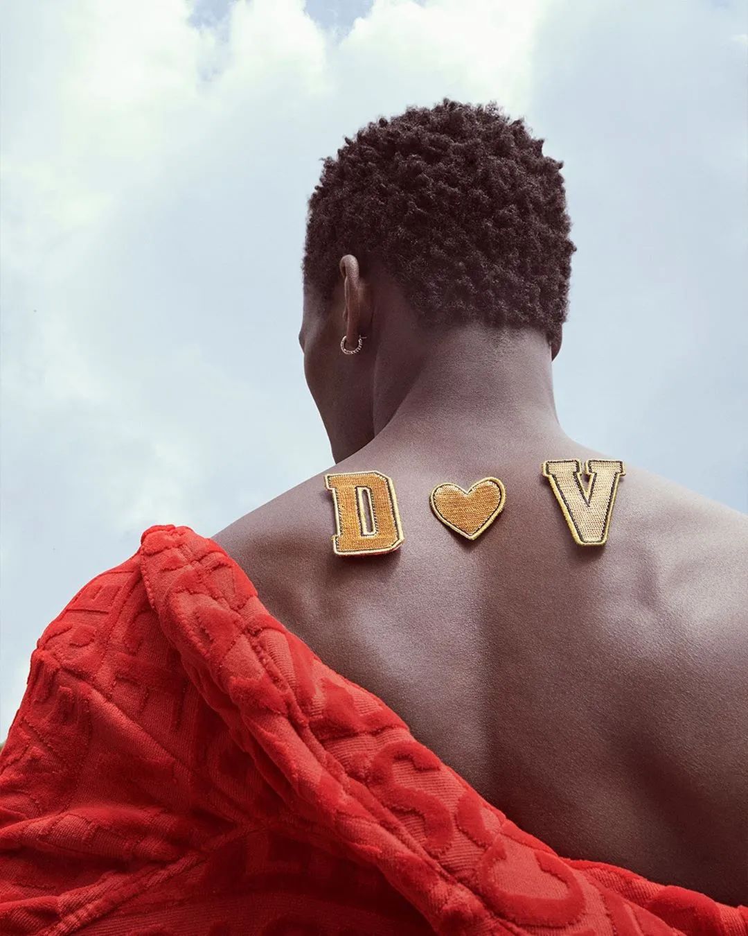 意大利范思哲男装,奢侈品牌范思哲logo大全