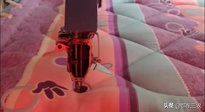 旧棉被翻新手工费,做棉被旧被翻新挣钱吗