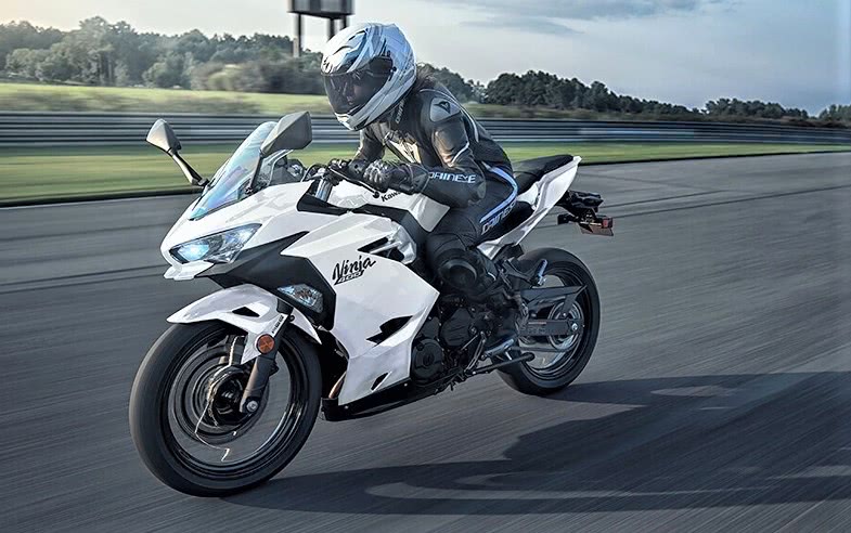 r3和忍者400对比,雅马哈r3和川崎忍者