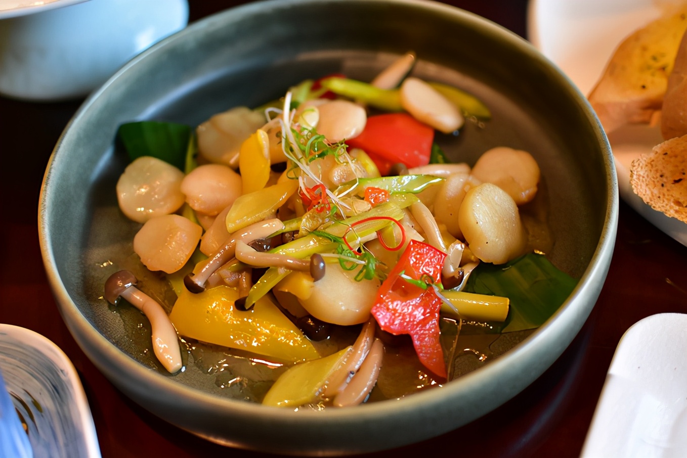 来三亚必吃的海南菜,三亚旅游在哪里吃海南菜