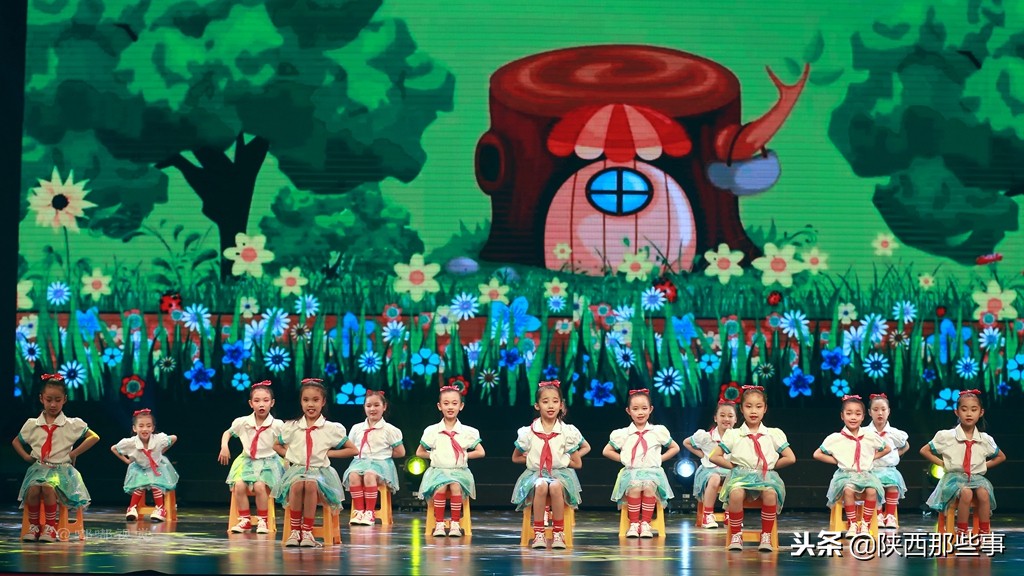 小天鹅艺术团童心向党,陕西省小天鹅艺术团点亮中国梦