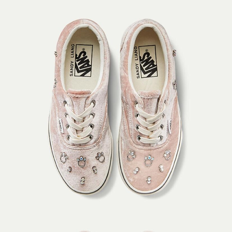 潮流恋上天鹅绒,带你读懂VANS的浪漫