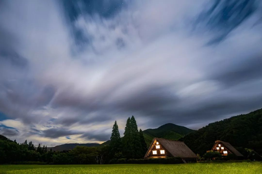 初学摄影需要买的基本器材 (新手入门摄影买什么相机)