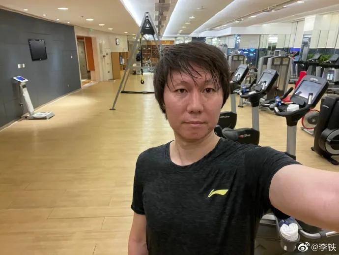 中国足球队教练李铁现在老婆是谁,国足李铁现任老婆是谁