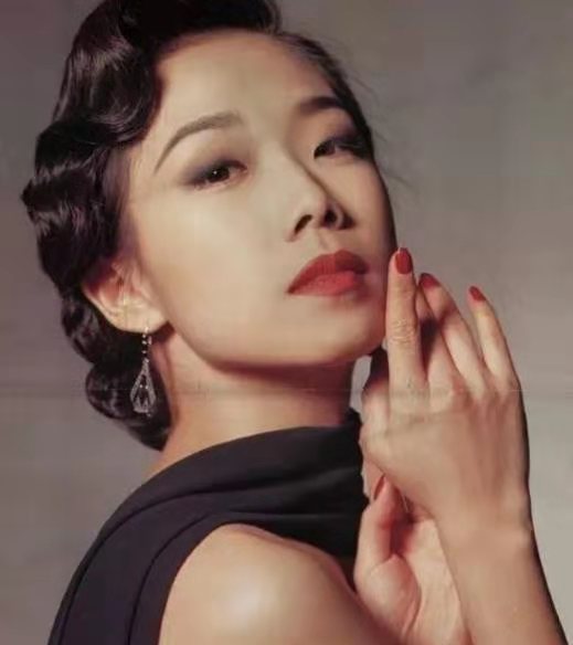 单眼皮怎么画眼妆才能让眼睛变大,单眼皮女生怎么画眼妆显眼大