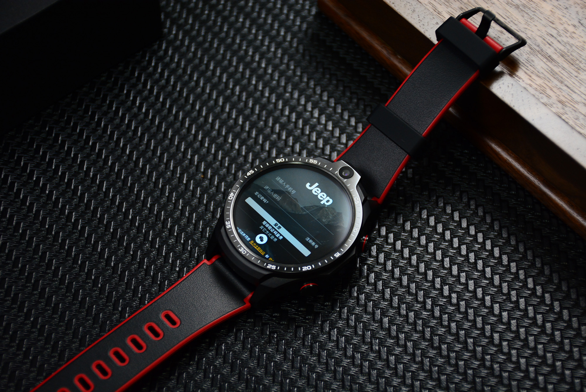 内存128g可插卡的电话手表,jeep黑骑士手表打王者