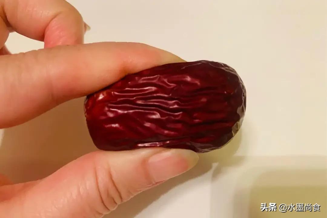 买红枣时,挑越大越好吗?会选的只看5点,遇到这2种白送也不要