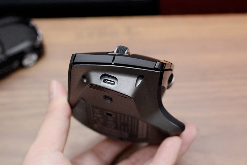 雷柏mt750是什么接口,雷柏mt750l鼠标更换电池教程