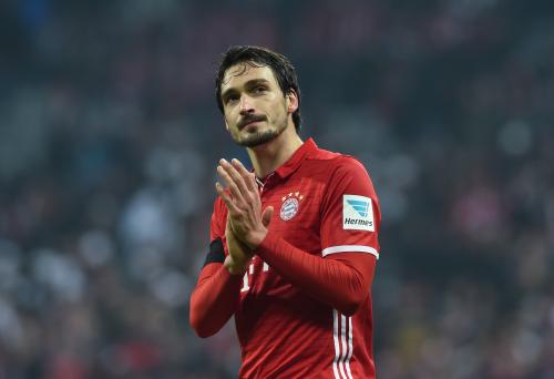 神操作之莱万妙传,榜首易主拜仁遭逆转多特迎大捷