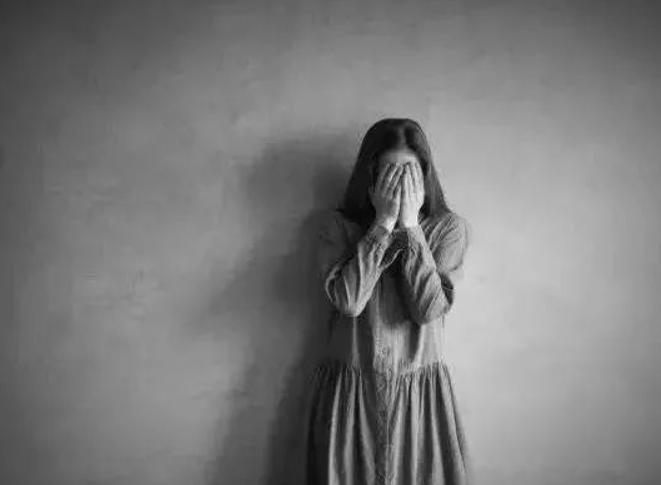 妈，同桌老是摸我，妈妈教科书式回答，让女儿远离恶爪