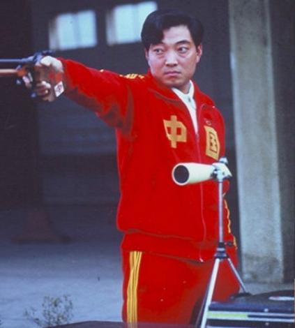 吴京的穿搭,吴京穿搭硬汉