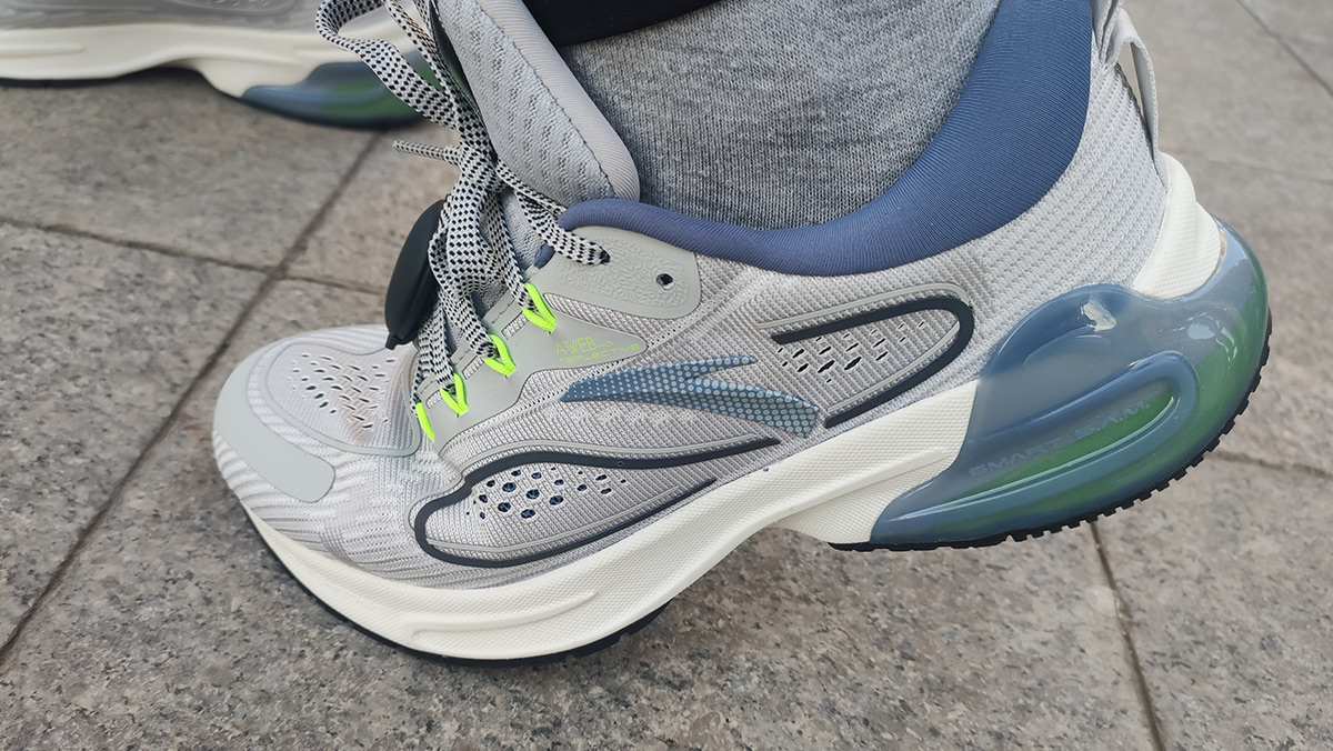 黑科技跑鞋,黑科技缓震跑鞋