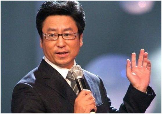 白岩松：多次被骂，曾患抑郁险自杀，今又因国籍风波被儿子“坑”