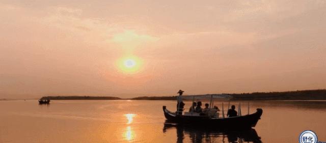 这个地方被称为“佛教之都”，随处可见寺庙，美出新高度