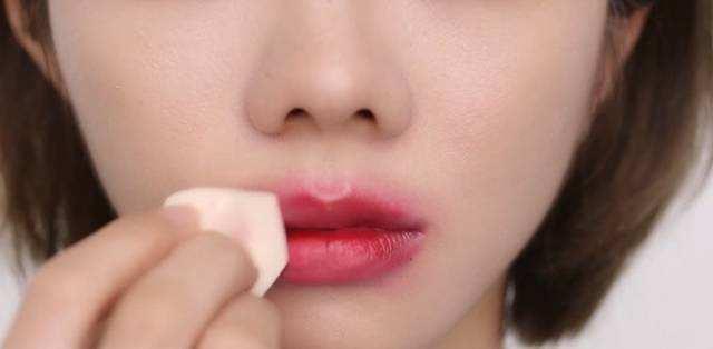 粗眉毛、苍蝇腿、妆面斑驳…新手化妆的那些尴尬误区