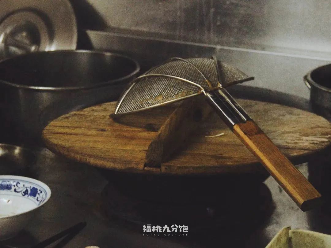 王宝强吃面道士下山,道士下山吃面图片