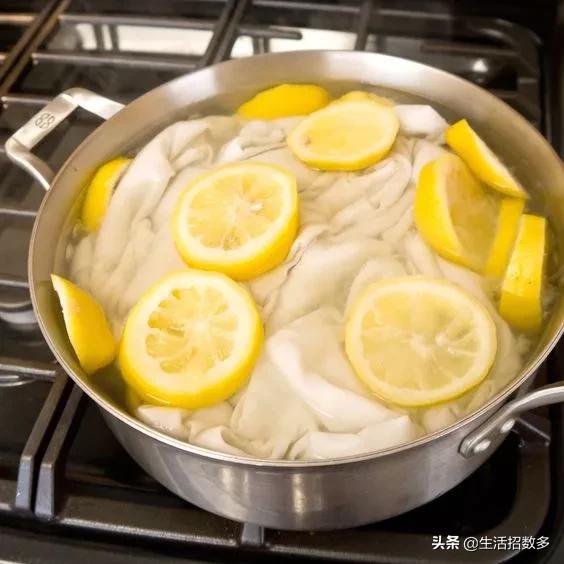 用漂白剂把白色衣服漂黄了怎么办,衣服发黄了用84还是漂白剂