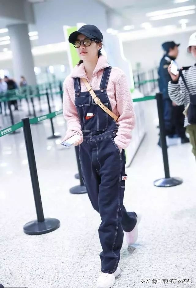 来看机场女王杨幂穿搭,杨幂穿搭机场秀