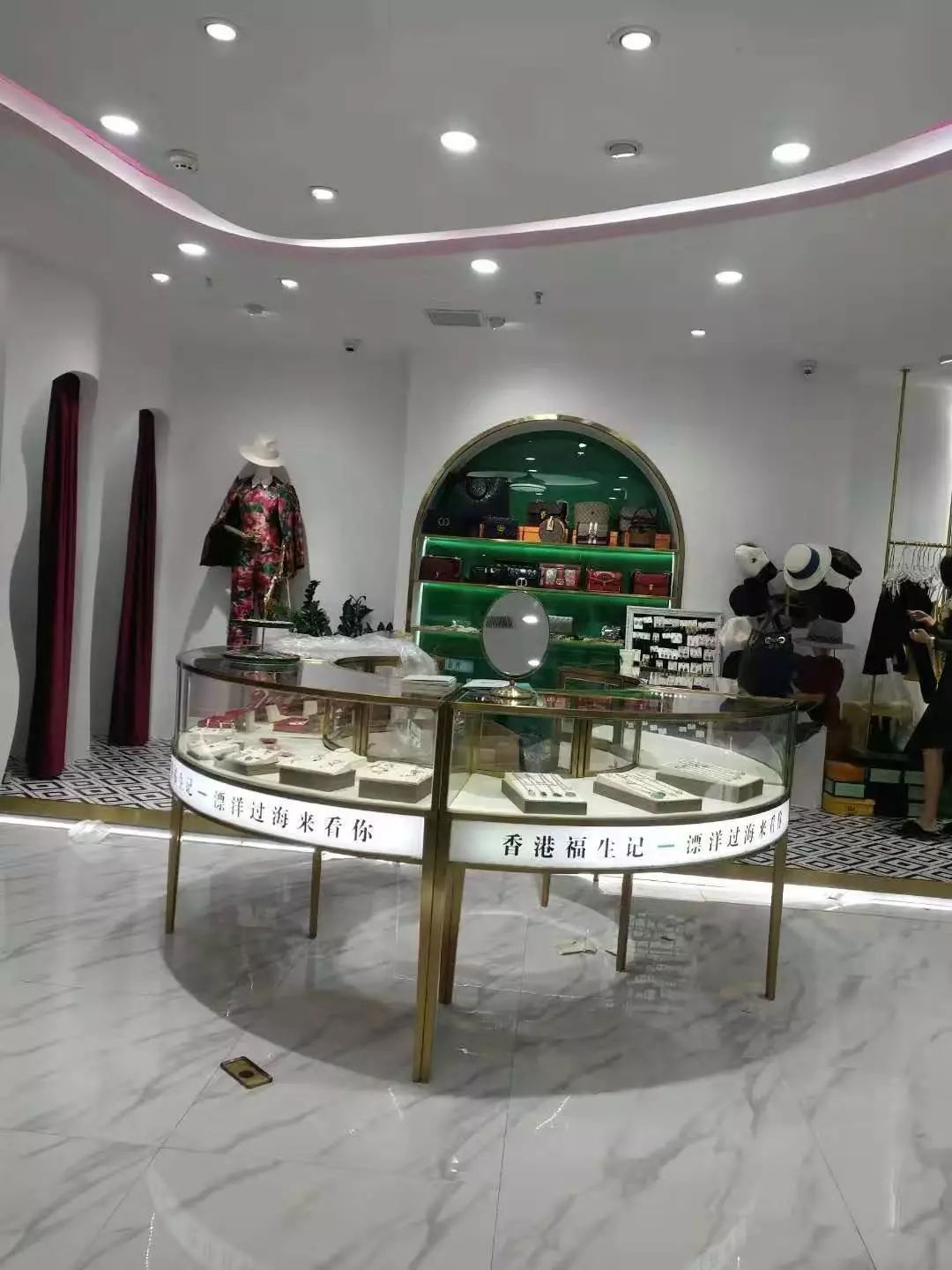 走在时代前沿：美色国际女装与福生记强强合作，开拓未来