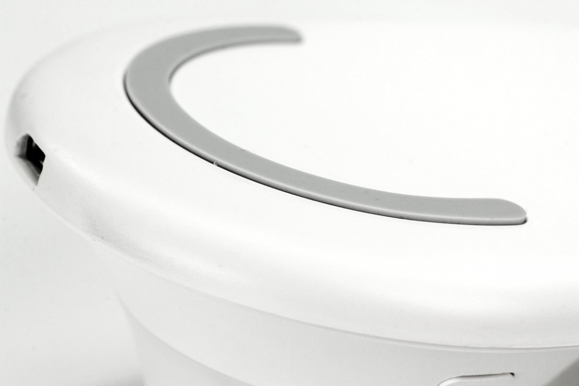 yeelight无线充电夜灯拆解,拆解cyansky手电筒