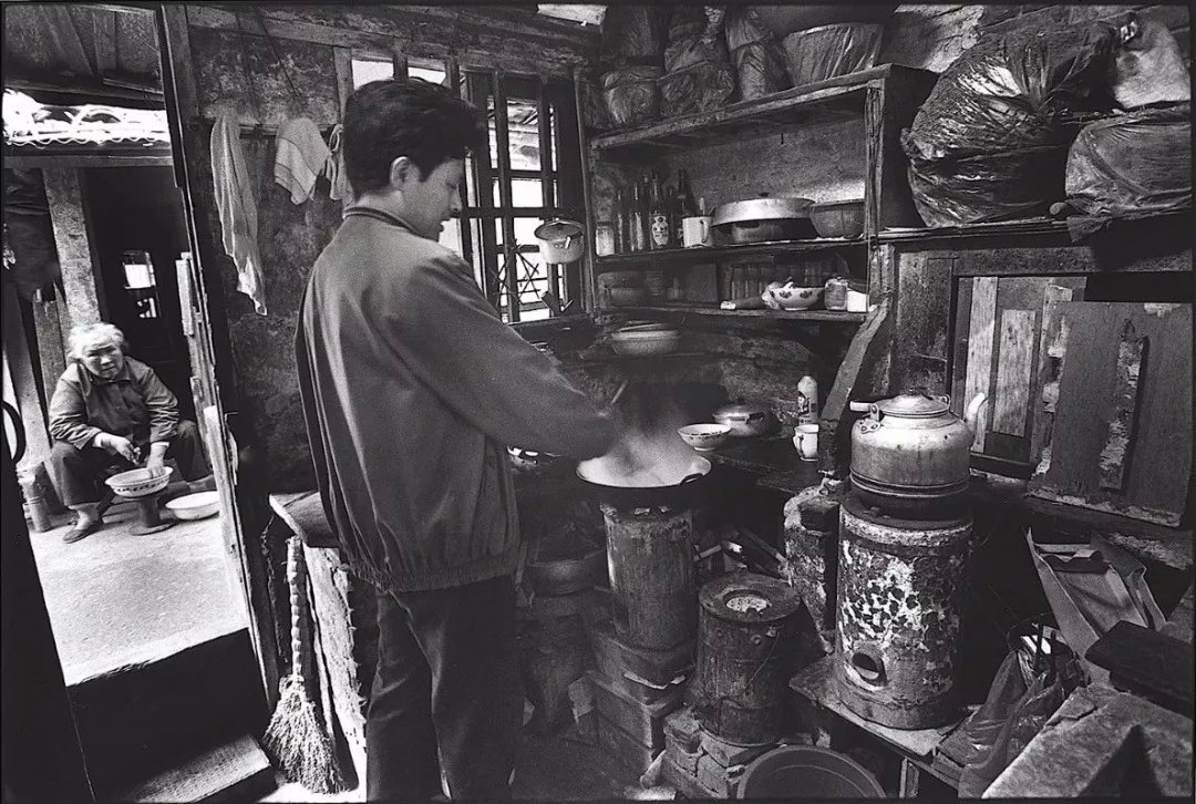 上海蜗居年代的真实故事,上海老蜗居照片