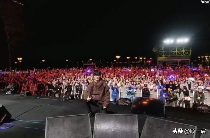 许嵩顶级音乐人,许嵩从出道到现在每年一首歌