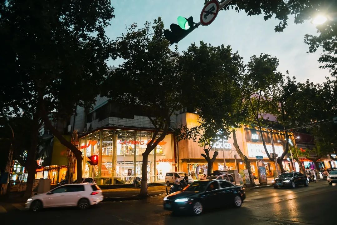 八蜡庙街涑河南街美食,八腊庙街的提拉米苏店