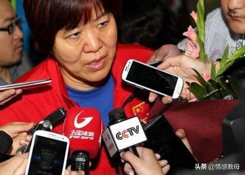 “中国女排”郎平婚姻曝光：场上场下2个人，如今幸福满满