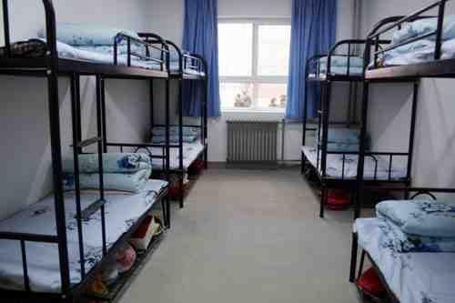 不建议初中生住校原因,初中生寄宿父母不让怎么办