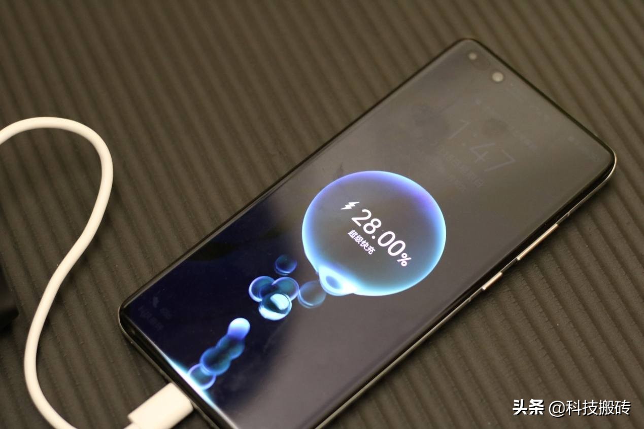 又是一款“国民好物”，40000mAh，aigo移动电源体验