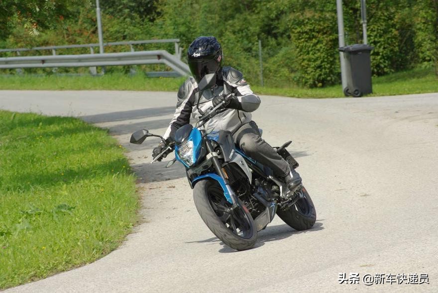 春风摩托车街车nk150,春风nk250街车知识