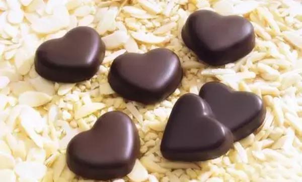 男人为何喜欢茶叶,为什么男人爱抽烟女人爱花朵