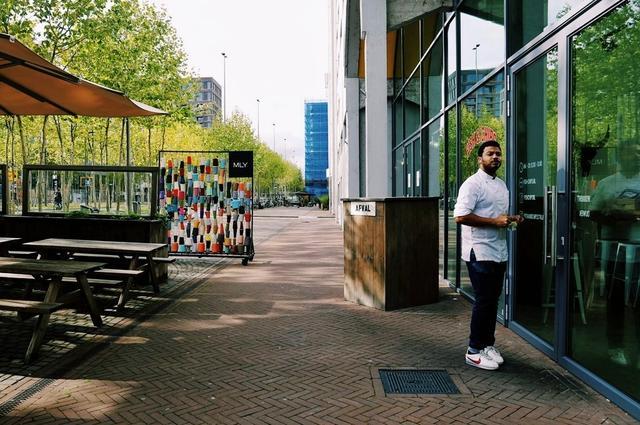 荷兰各城市足球队,荷兰总人口和总面积多少