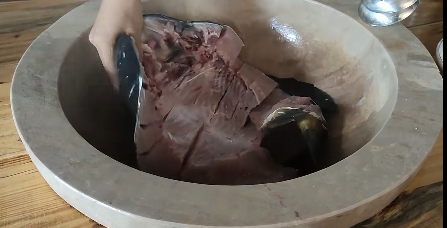 抚仙湖哪里吃铜锅鱼实惠,抚仙湖湖边哪里的石锅鱼最好吃