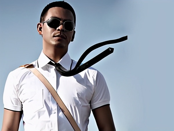 唱而优则演,歌而优则演