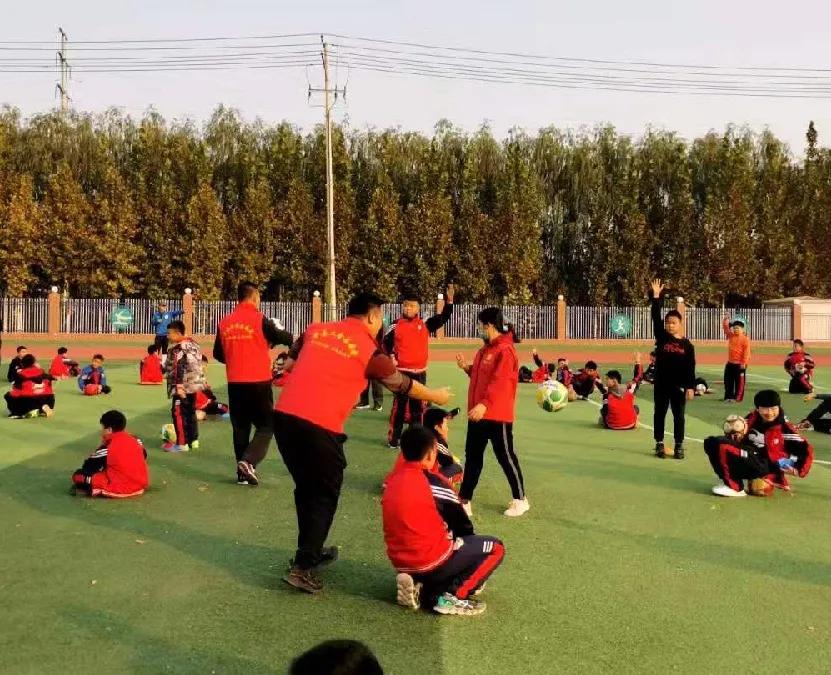 足球进校园的意义,足球公益课活动