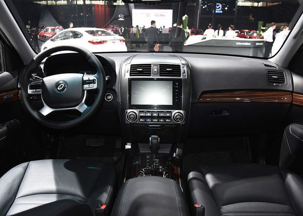 起亚霸锐车型,起亚大型suv霸锐