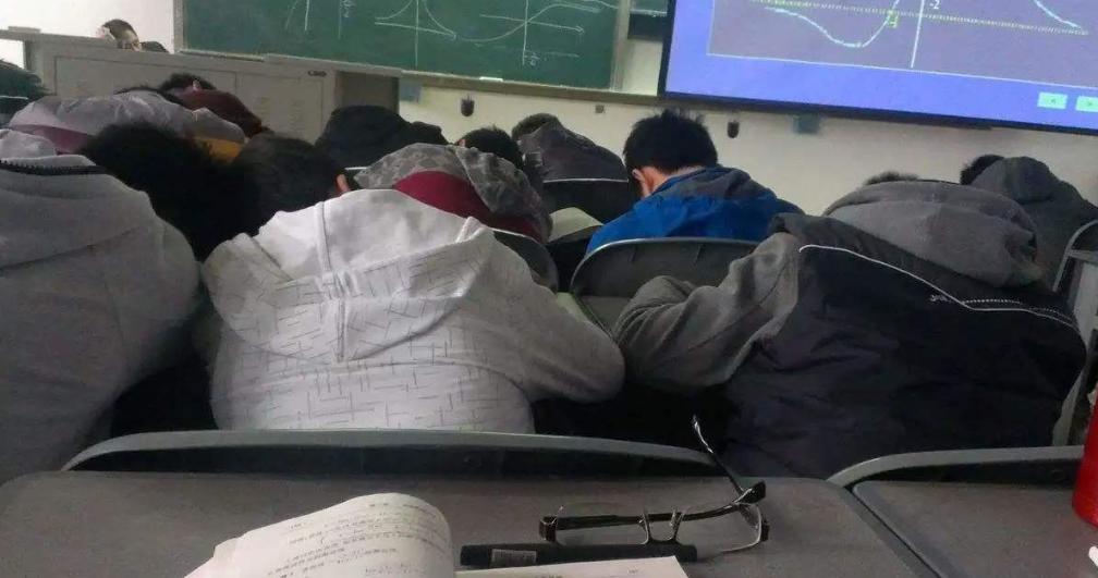 学生上课经常瞌睡该怎么办,学生上课犯困的解决方法