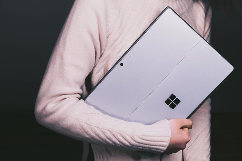 微软surfacepro6可以安装win11,微软surfacepro6可以玩游戏吗