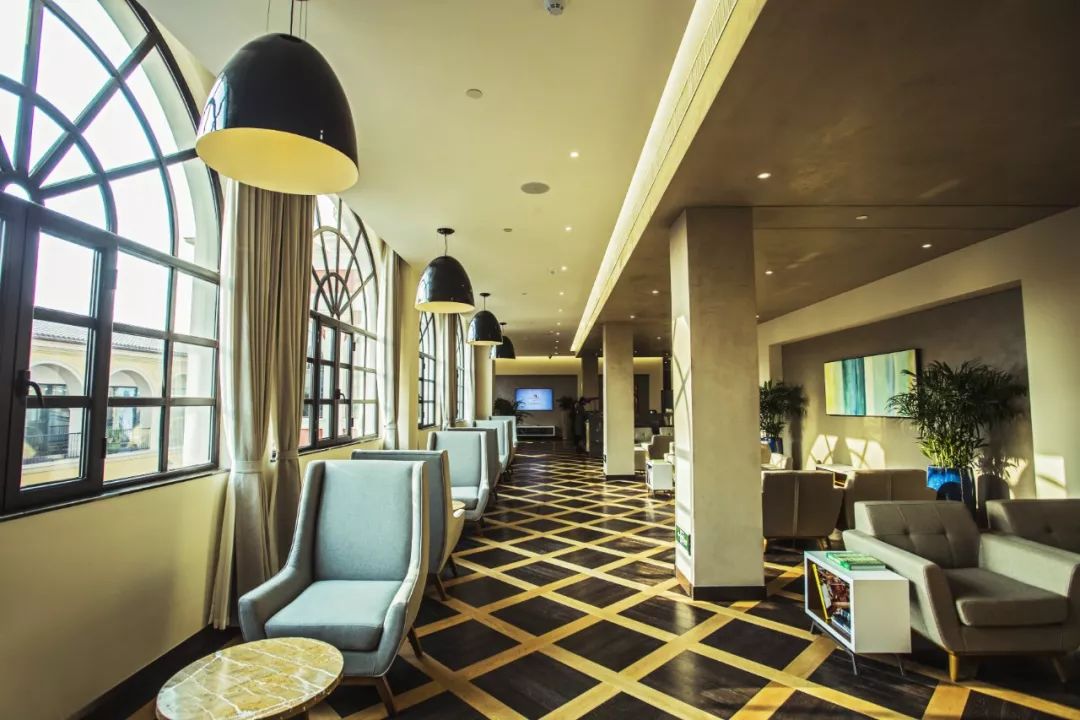 成都奥莱小镇,上海奥莱和佛罗伦萨小镇