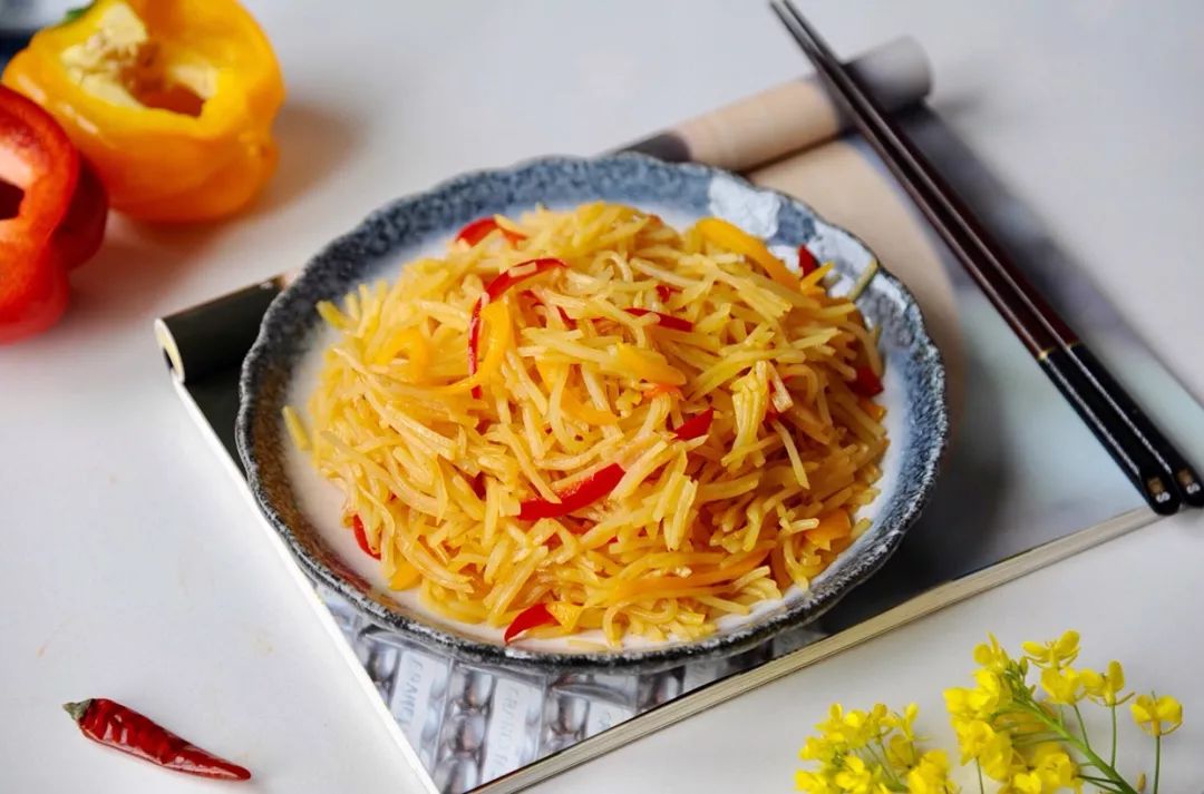 土豆干粮的家常做法,东北土豆白面干粮的做法