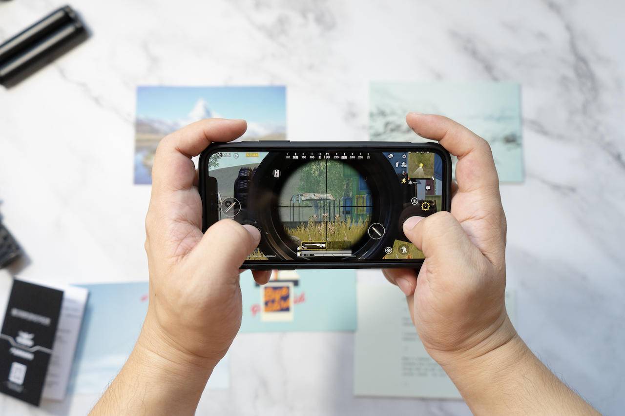 iphonese2玩吃鸡四指操作,苹果手机四指吃鸡全部设置