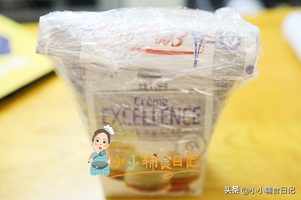 双层蛋糕奶油裱花简单做法,做蛋糕裱花用什么奶油最好