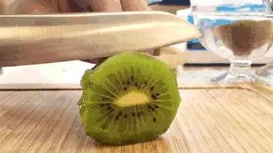 猕猴桃不熟怎么催熟呢,猕猴桃不熟放急冻怎么办